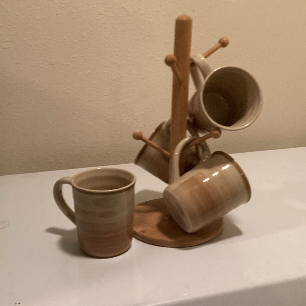 4 cups and cup stand set